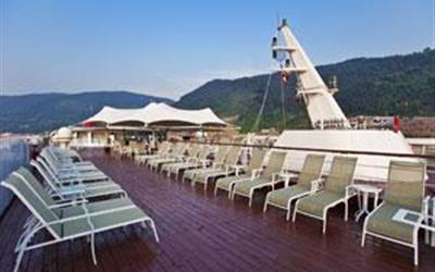 长江奇迹号游轮黄金一号游轮（露天甲板）