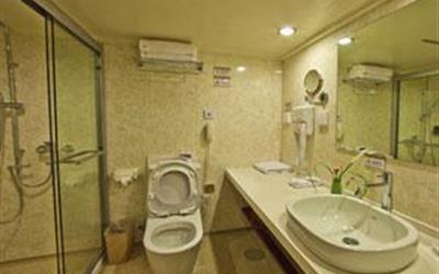 长江奇迹号游轮黄金一号游轮（行政房卫生间）
