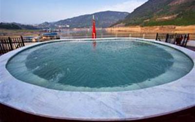 长江奇迹号游轮黄金一号游轮（游泳池）