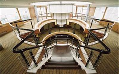 世纪远航号游轮楼梯