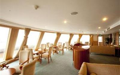 世纪远航号游轮多功能娱乐厅