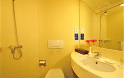 长江一号游轮游轮标准间卫生间