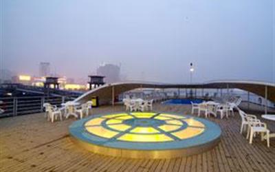 长江一号游轮游轮阳光甲板夜景-2