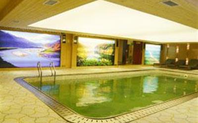 长江二号游轮游轮室内游泳池