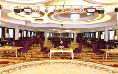 长江二号游轮游轮娱乐大厅1